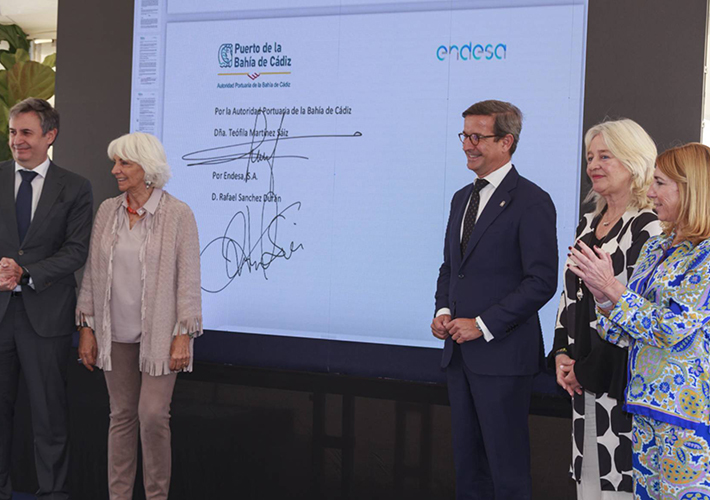 foto noticia Endesa y el Puerto de Cádiz firman un protocolo de actuación para su transición energética tras la aprobación del primer OPS para cruceros de España.